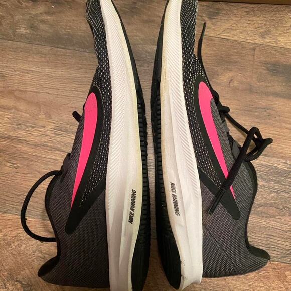 Womens nike running shoe athletic - Picture 3 of 6